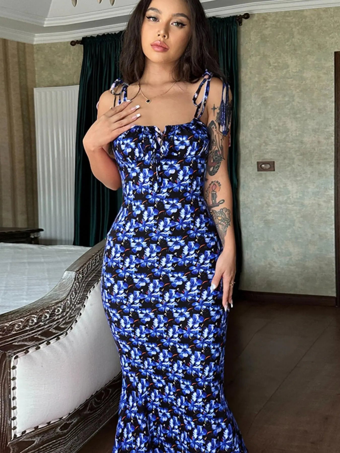 Women's Feminine Ditsy Floral Print Backless Tie Shoulder Mermaid Dress, Elegant Tie Front Maxi Cami Bodycon Dress for Holiday Party, Summer Clothes Women, Summer Dresses for Women Elegance