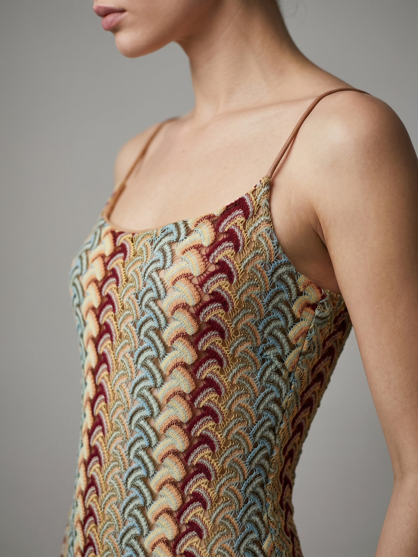 VESTIDO ARMONIAS BORDADOS