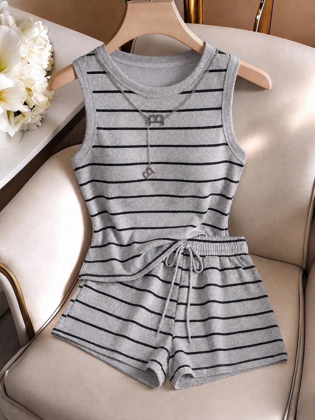 LUNE The New Spring And Summer Fashion And Casual Two Pieces Set Of White Vest And Shorts Is Selling Well