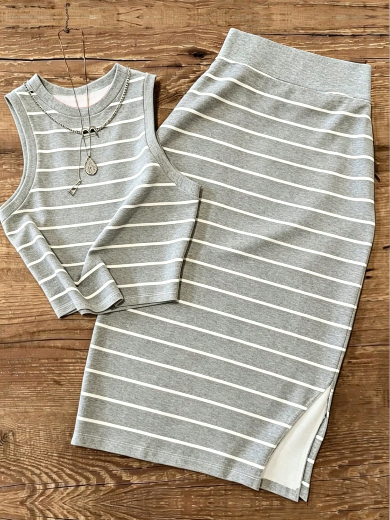 UREREM Women's Striped Contrast Color Casual Elegant Party Ribbed Slit Beach Vest And Skirt 2-Piece Set Summer