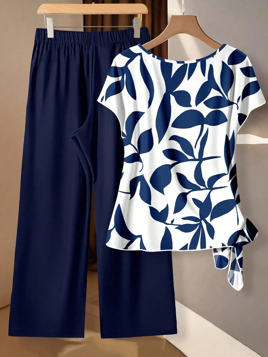 Women's Tie Bow Blouse And Straight Leg Pants 2 Pieces Set Blouse And Pants Set Floral 2 Pieces Set Modest Two Pieces Set Two Pieces Set,Casual