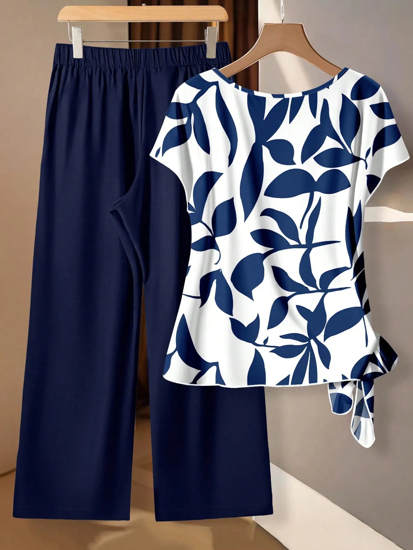 Women's Tie Bow Blouse And Straight Leg Pants 2 Pieces Set Blouse And Pants Set Floral 2 Pieces Set Modest Two Pieces Set Two Pieces Set,Casual