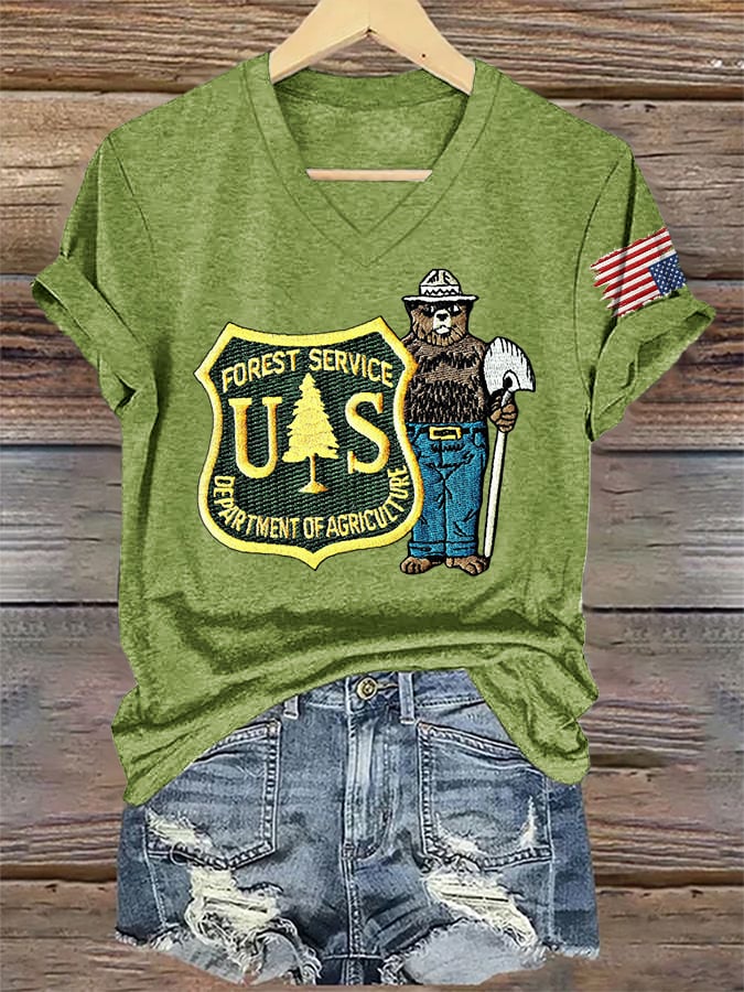 V-Neck Retro Save The Forest Service Print T-Shirt
