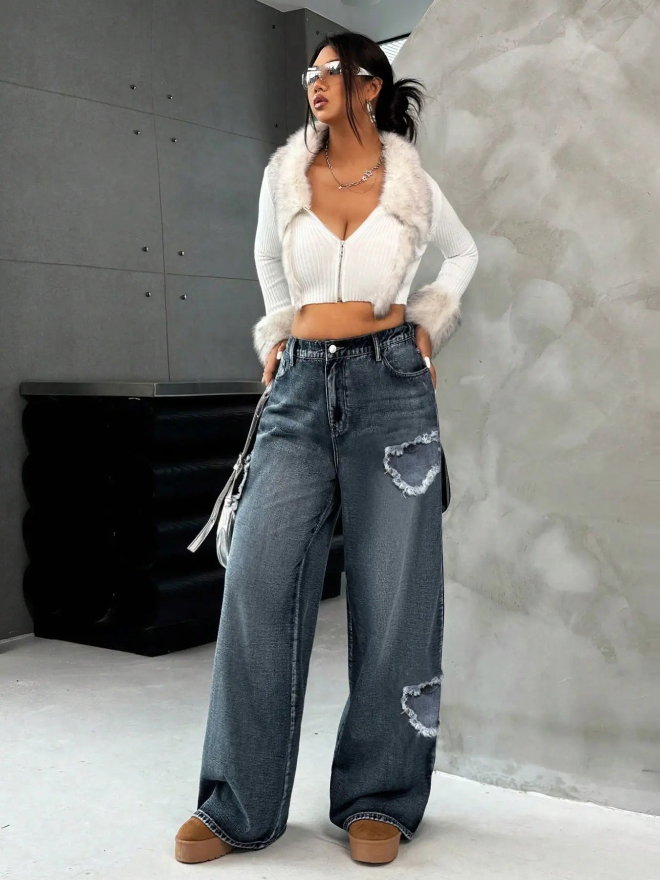 Women's Classic New Heart Embroidered Straight-Leg Jeans, Fashion Elegant Fitted Woven Denim Jeans for All Seasons, Versatile Washed Jean Style, Pants, Embroidery, Womenswear, Everyday