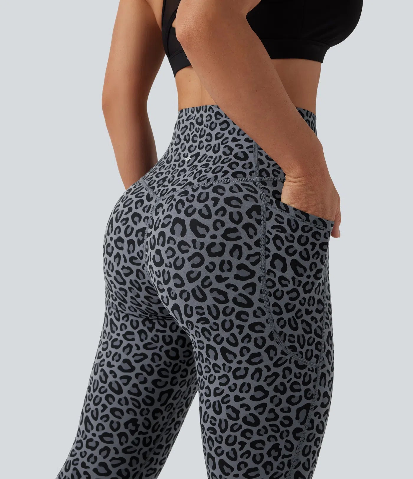 UltraSculptTM Leopard Print High Waisted Tummy Control Yoga Leggings with Pockets