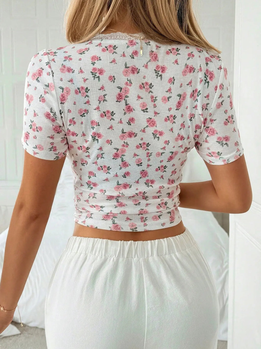 Sweetheart Neck Floral Lace Crop Top for Women