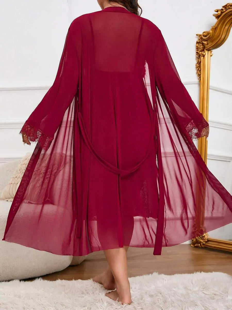 Soft Feather Patchwork & Ethereal Mesh Plus Size Women's Nightgown Set