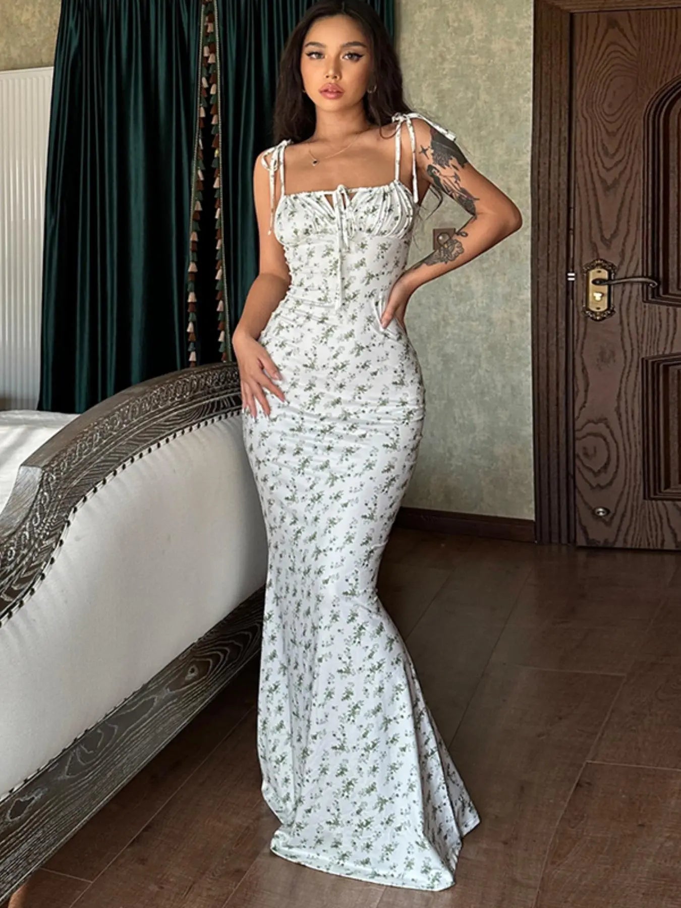 Women's Feminine Ditsy Floral Print Backless Tie Shoulder Mermaid Dress, Elegant Tie Front Maxi Cami Bodycon Dress for Holiday Party, Summer Clothes Women, Summer Dresses for Women Elegance
