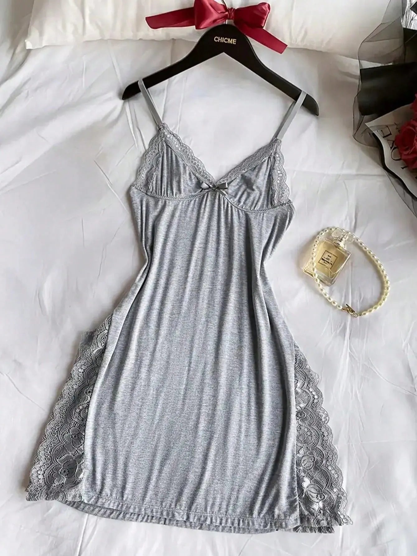 3PCS Slip Into Elegance With This 3pcs Women's Lace Pajama Set. Designed With Sheer Lace Panels And Side Slits