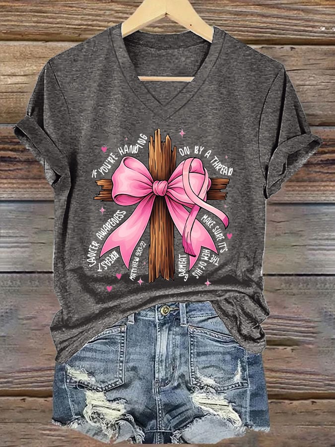 V-Neck Retro Breast Cancer Awareness Faith Cross Pink Ribbon If You’Re Hanging On By A Thread Make Sure It’s The Hem Of His Garment Matthew 9:20-22 Print T-Shirt