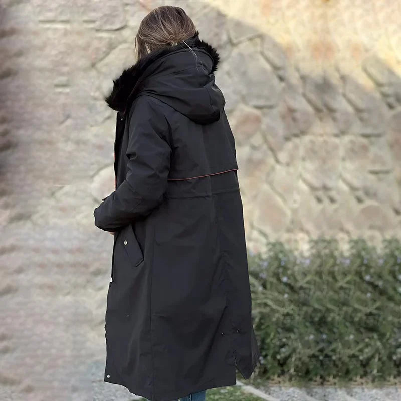 Women's winter parka with hood and fur collar