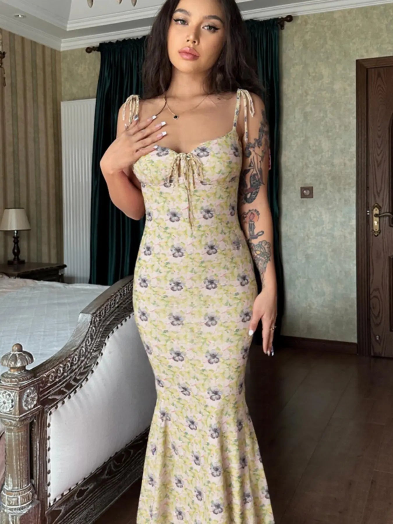 Women's Feminine Ditsy Floral Print Backless Tie Shoulder Mermaid Dress, Elegant Tie Front Maxi Cami Bodycon Dress for Holiday Party, Summer Clothes Women, Summer Dresses for Women Elegance