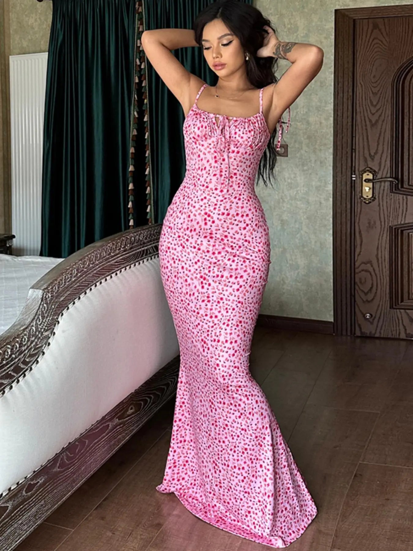 Women's Feminine Ditsy Floral Print Backless Tie Shoulder Mermaid Dress, Elegant Tie Front Maxi Cami Bodycon Dress for Holiday Party, Summer Clothes Women, Summer Dresses for Women Elegance