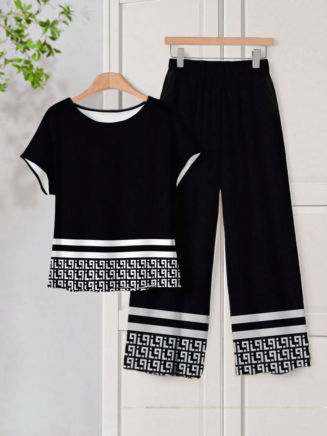 Women's Navy Blue Floral Summer Boho Casual Vacation Holiday 2 Pieces Outfits Plants-Pattern Pants And Round Neck Batwing Sleeve Blouse Woven Set