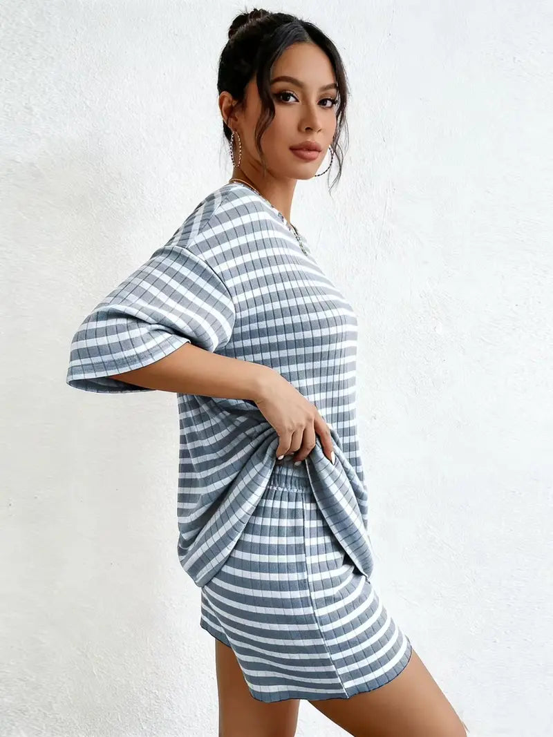 Women's Casual Loose Oversized Striped Set, Summer Short Sleeve Tee & Shorts, Airport Outfit, Home Wear, Sportswear, Fashionable Women's Clothing, Summer Lounge Sets