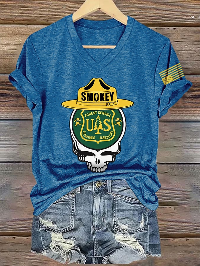 V-Neck Retro Resist Save The Forest Service Print T-Shirt