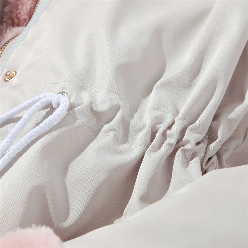 Women's parka with detachable puffed fur collar