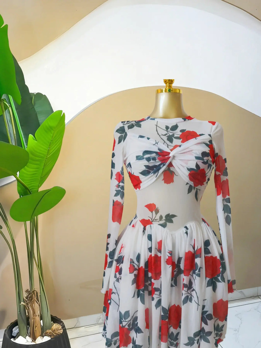 Women's Leaf Floral Print Long Sleeve Round Neckline Pleated Mini Dress, Floral Prints Dress, Fitted, Chic, Birthday Party Fashion Gown, Holiday Draped Bust Beach Dress, Streetwear Ladies Dresses