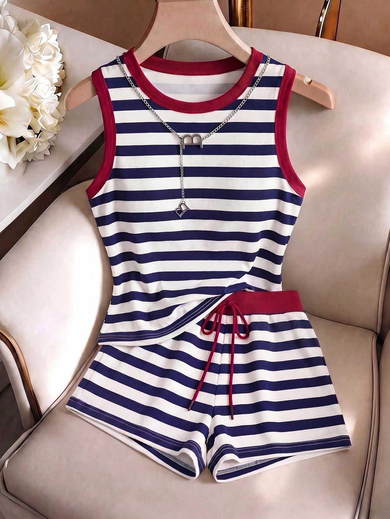 LUNE The New Spring And Summer Fashion And Casual Two Pieces Set Of White Vest And Shorts Is Selling Well