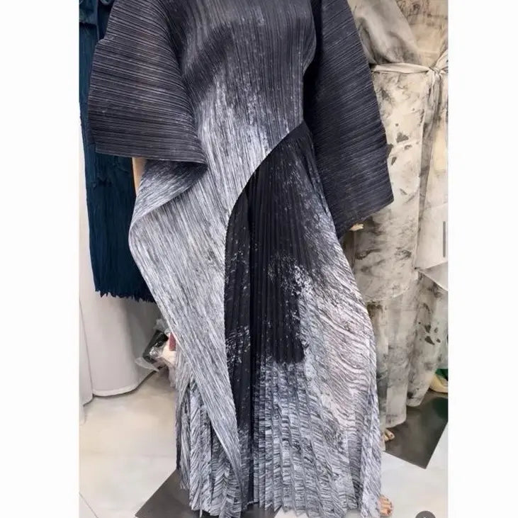 New Fashion Set: Pleated Printed Loose Sleeve Top & Wide Leg Pants Two-Piece Set with Straps Loose-Fitting for Women in Various Colors