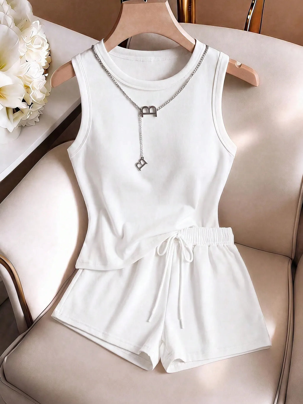 LUNE The New Spring And Summer Fashion And Casual Two Pieces Set Of White Vest And Shorts Is Selling Well