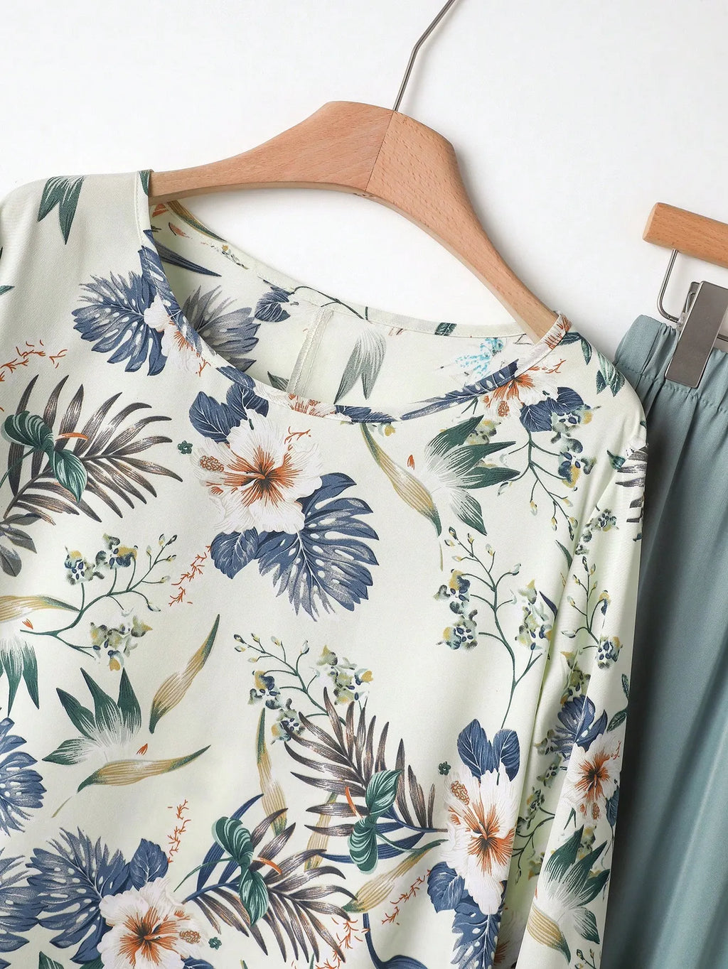 Women Tropical Plant Print Long Sleeve Shirt And Pants Casual 2 Pieces Set Women's Vacation Floral Asymmetrical Hem & Streetwear Linen Clothes