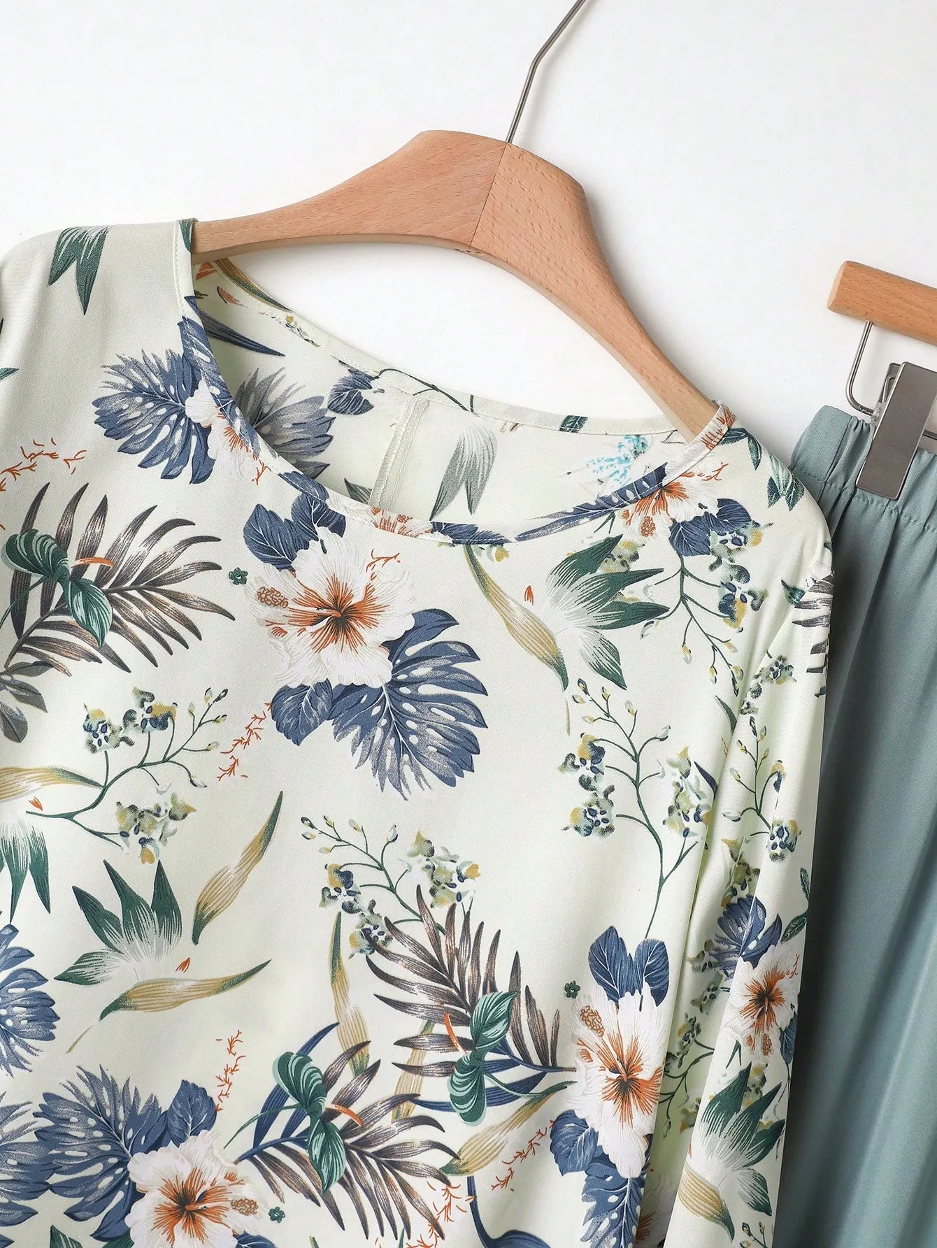 Women Tropical Plant Print Long Sleeve Shirt And Pants Casual 2 Pieces Set Women's Vacation Floral Asymmetrical Hem & Streetwear Linen Clothes