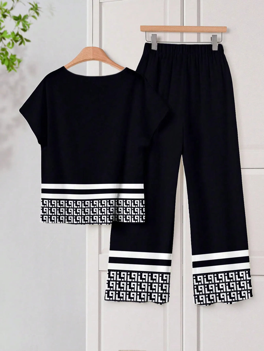 Women's Navy Blue Floral Summer Boho Casual Vacation Holiday 2 Pieces Outfits Plants-Pattern Pants And Round Neck Batwing Sleeve Blouse Woven Set