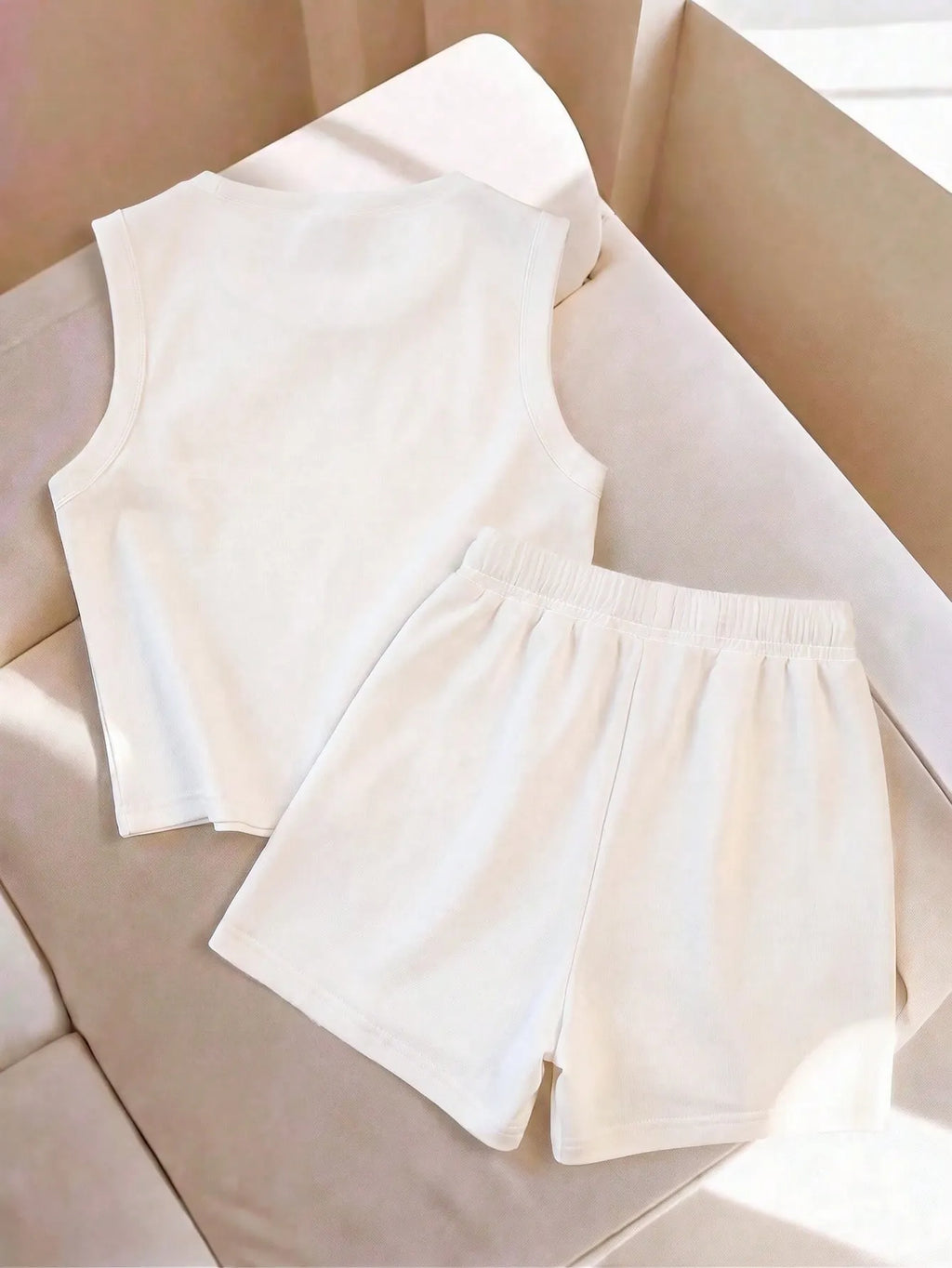 LUNE The New Spring And Summer Fashion And Casual Two Pieces Set Of White Vest And Shorts Is Selling Well