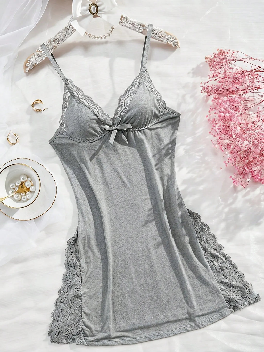 3PCS Slip Into Elegance With This 3pcs Women's Lace Pajama Set. Designed With Sheer Lace Panels And Side Slits