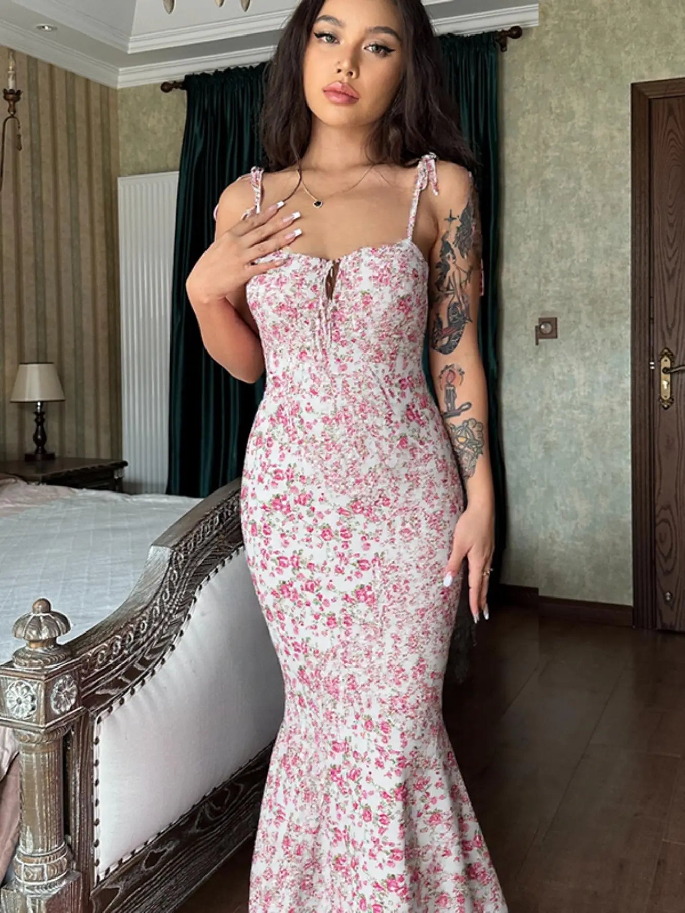 Women's Feminine Ditsy Floral Print Backless Tie Shoulder Mermaid Dress, Elegant Tie Front Maxi Cami Bodycon Dress for Holiday Party, Summer Clothes Women, Summer Dresses for Women Elegance